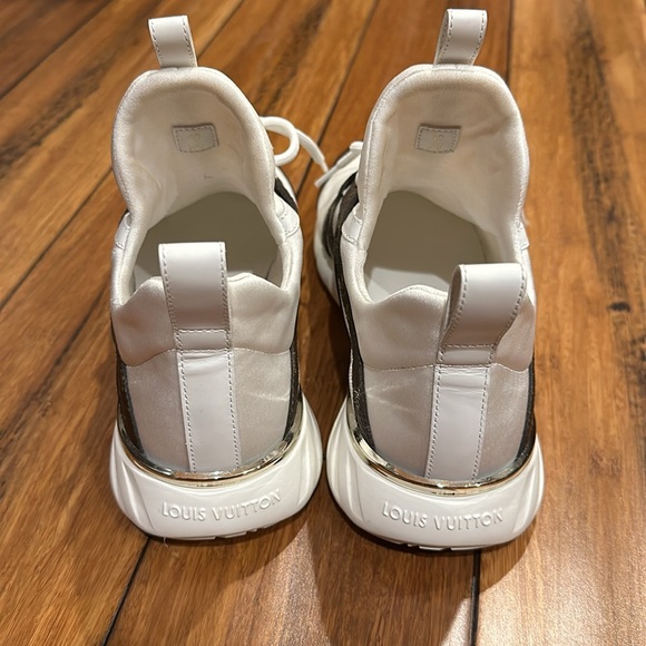 LOUIS VUITTON
Aftergame Sneakers - Picture 3 of 5